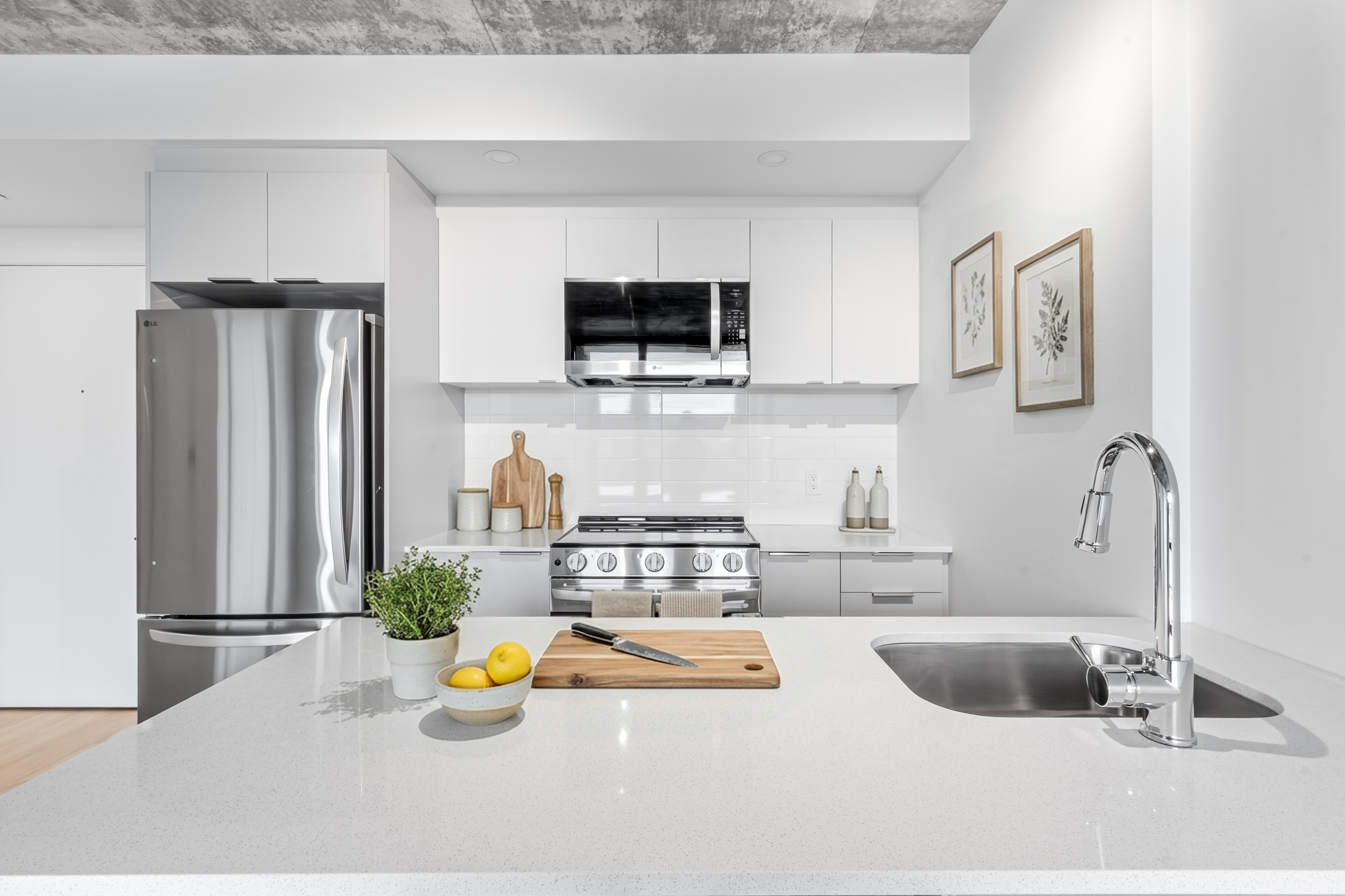 1366-Carling-507-[Full]-3-Staged